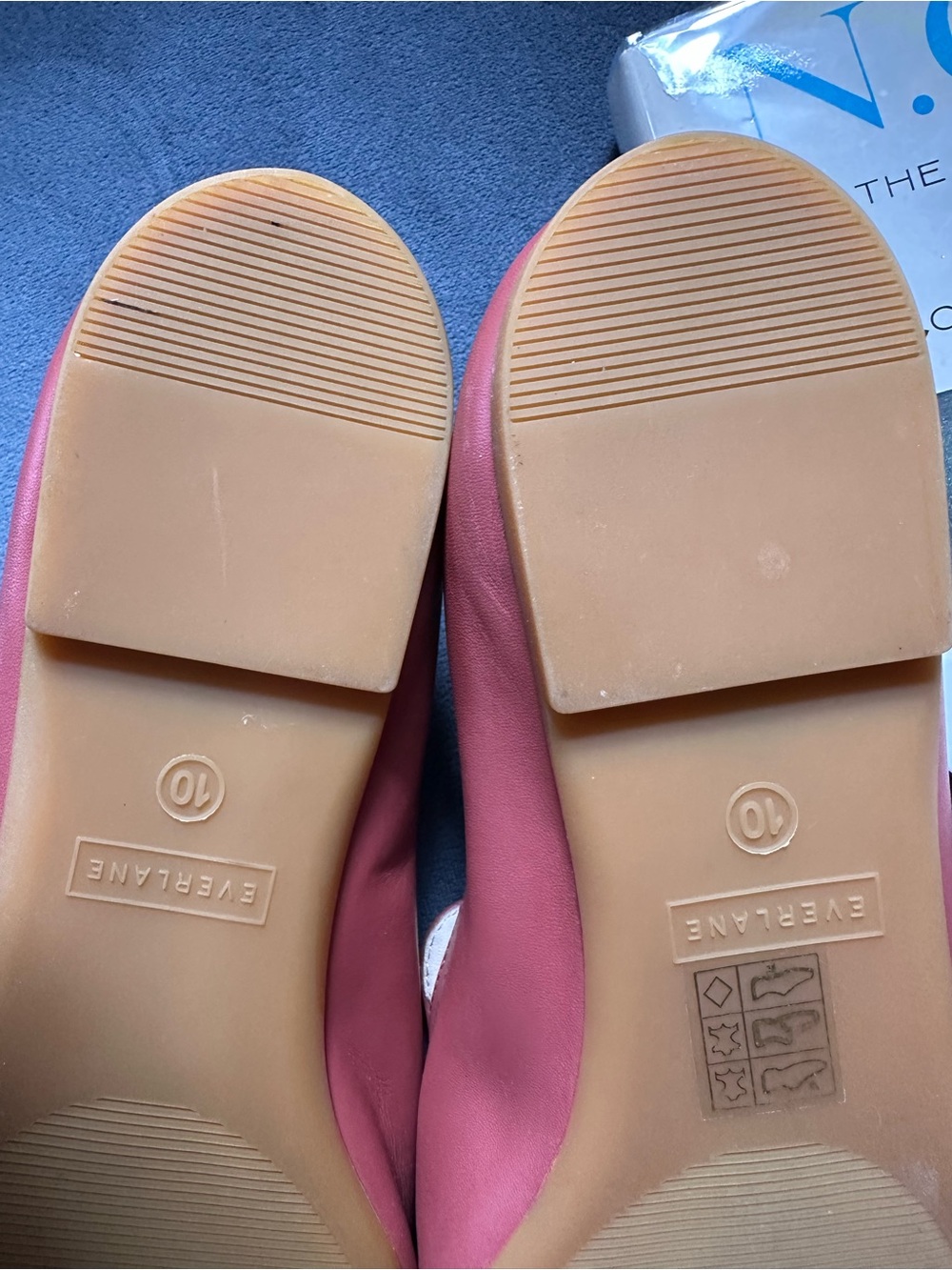 Everlane Coral Pink Leather Flats - new - Picture 3 of 4